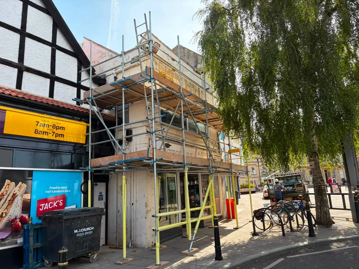 Town-centre scaffold over a shopfront